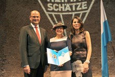 Heimatminister Albert Füracker und Kunstministerin Prof. Dr. med. Marion Kiechle prämieren 100 Heimatschätze